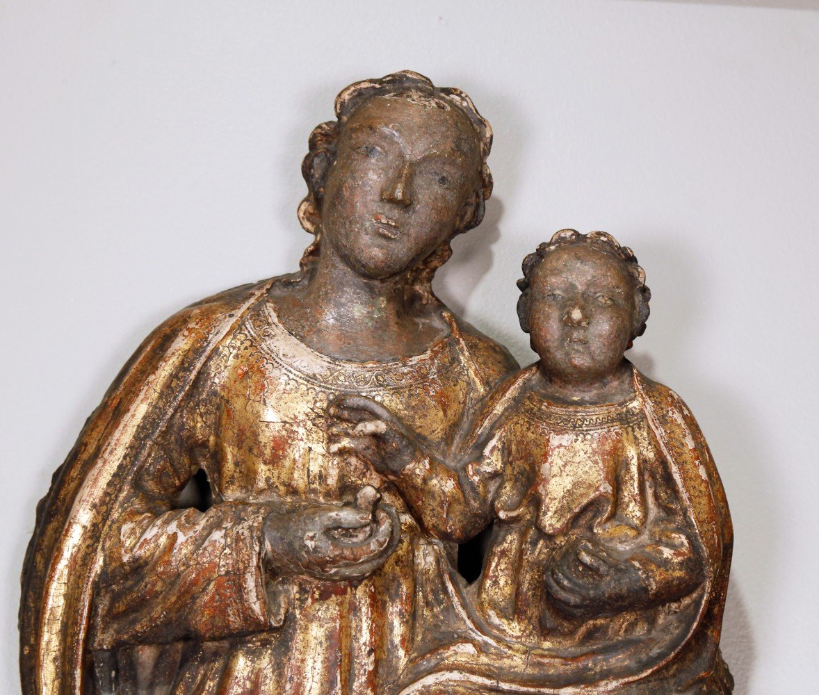 Figurative Carved Giltwood Sculpture: 