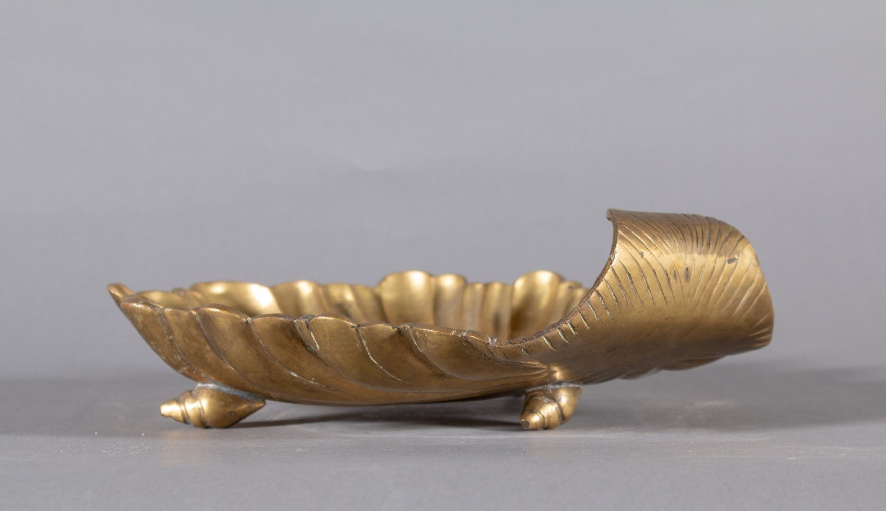 Ornately Cast Bronze Serving Dish in the form of an Acanthus Leaf 