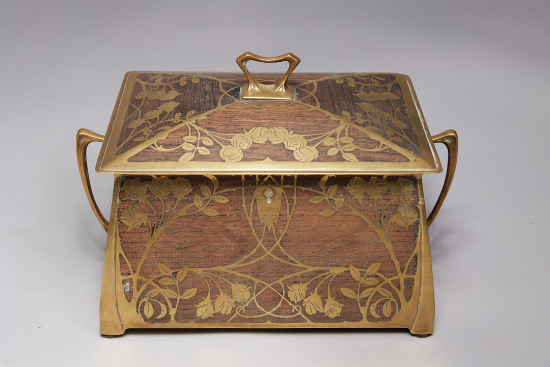 Art Nouveau Jugendstil Casque with Inlaid Brass Rose Design