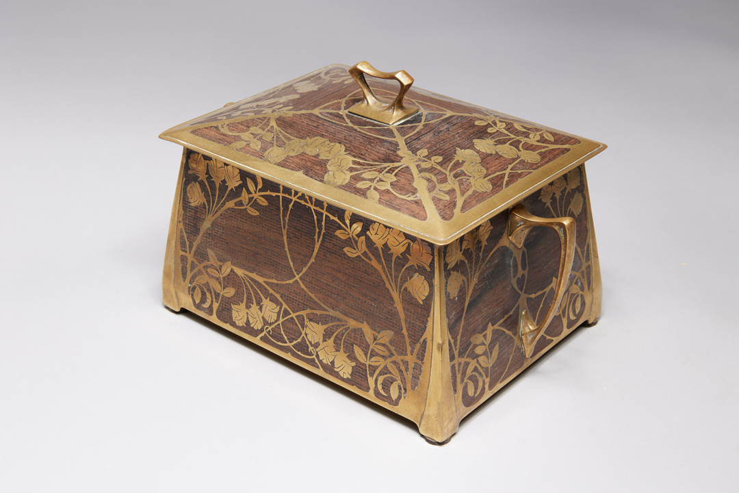 Art Nouveau Jugendstil Casque with Inlaid Brass Rose Design