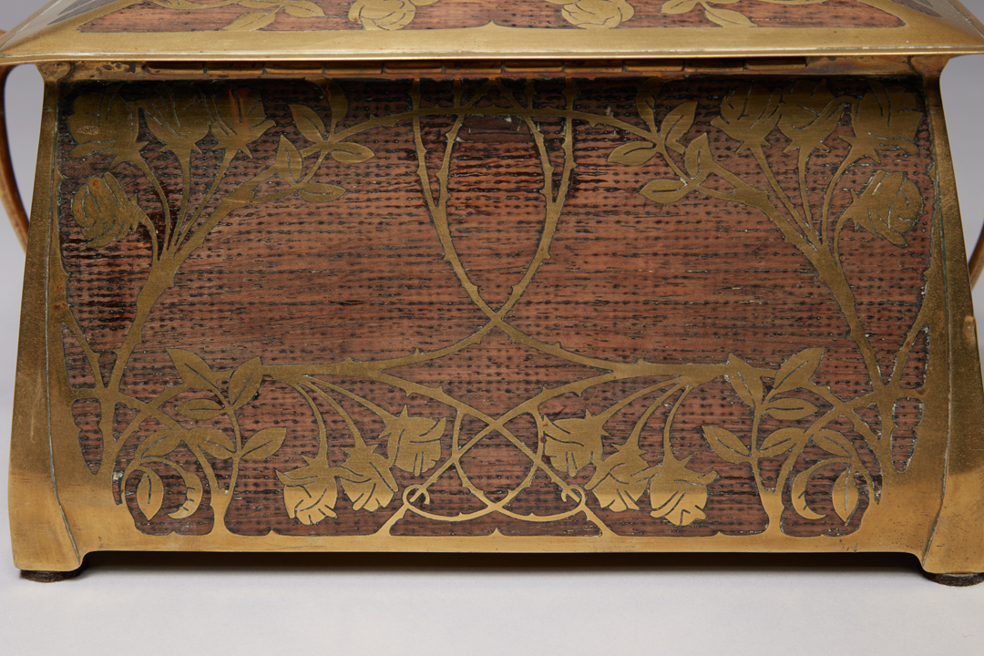 Art Nouveau Jugendstil Casque with Inlaid Brass Rose Design