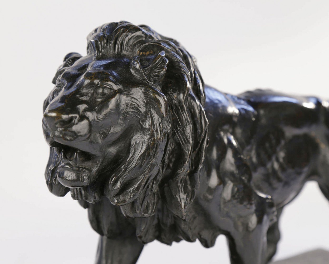 Le Lion Qui Marche by Antoine-Louis Barye