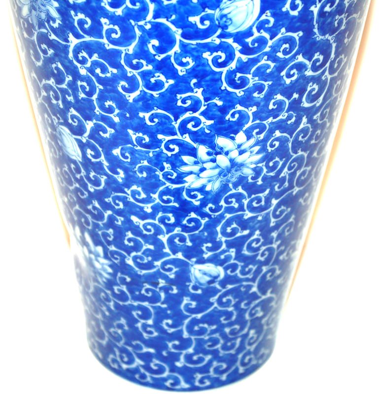 A Japanese Blue and White Glaze Vase, Meiji Period, Chrysanthemum Design