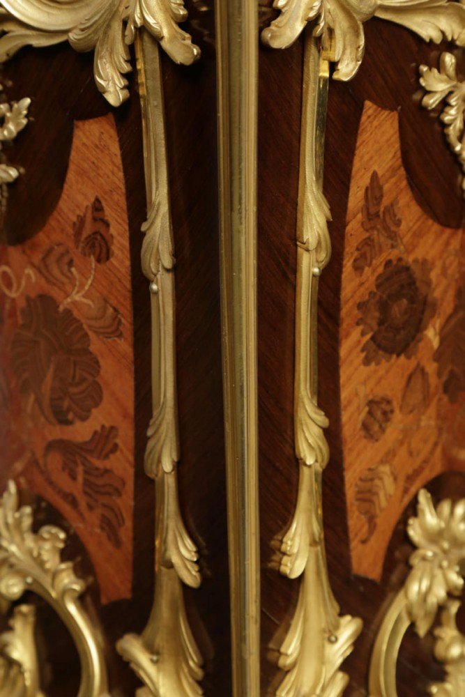 Marquetry, gilt bronze and marble Decorative Art: 