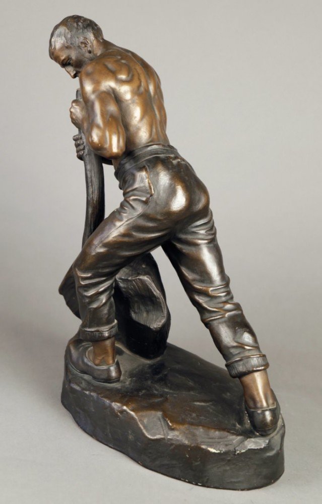 Terracotta Figure of a Noble Workman